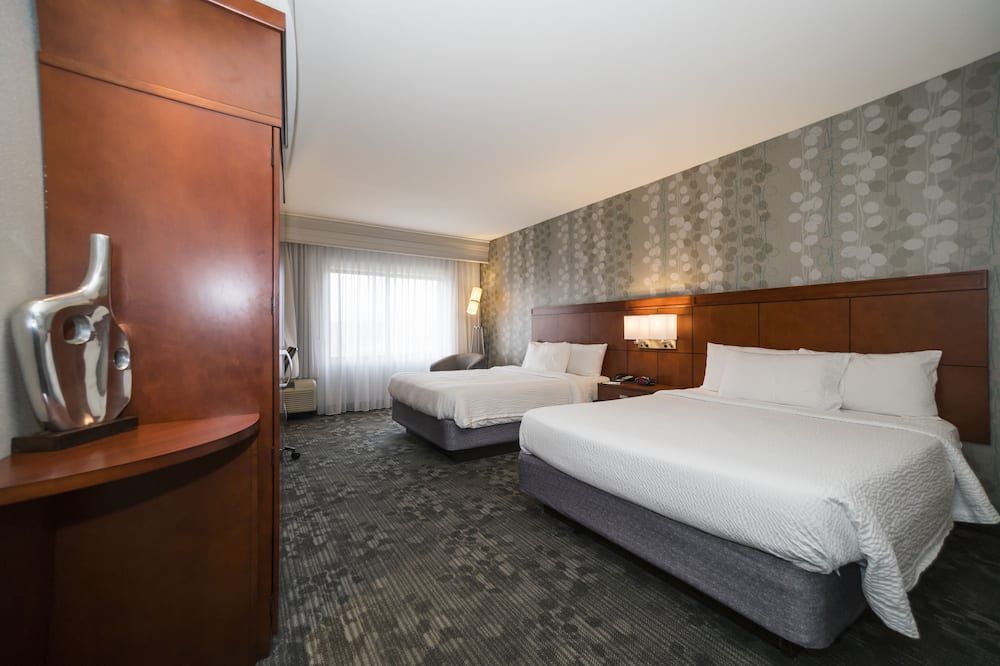 Bedroom view of Courtyard by Marriott Vicksburg