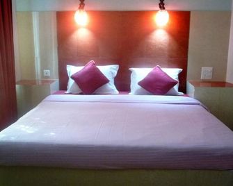 راي أوف مايا ريتريت آند ريزورتس - اغرا - غرفة نوم