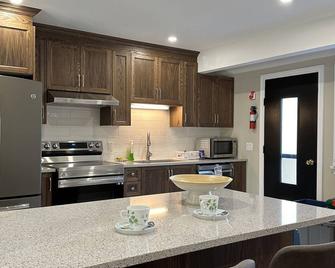 Vacation paradise - St. Catharines - Kitchen