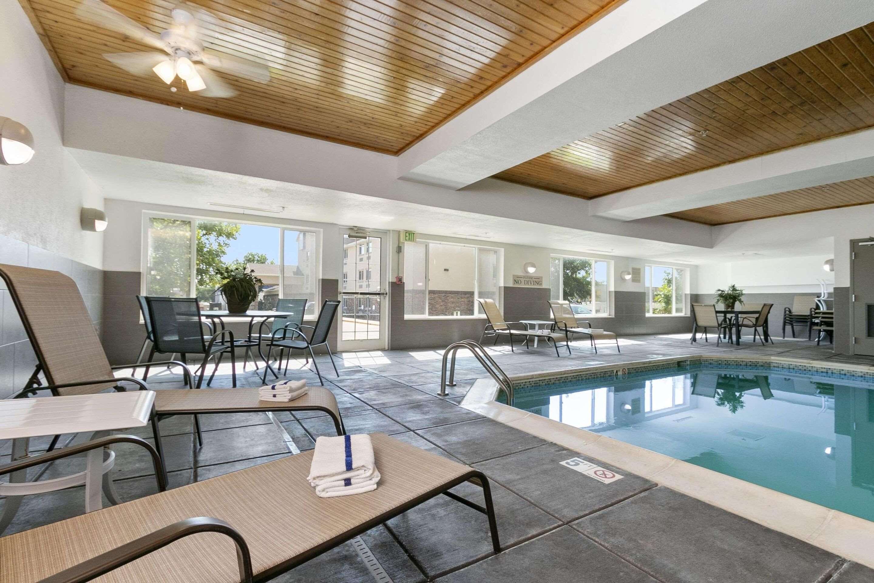 Country Inn & Suites by Radisson, Greeley, CO - Greeley - Uima-allas