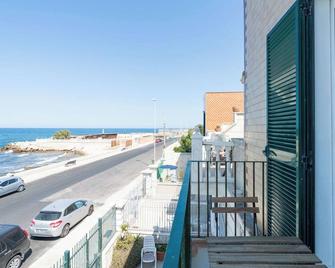 The Sea Outside Apartments by Wonderful Italy - Bari - Balkon
