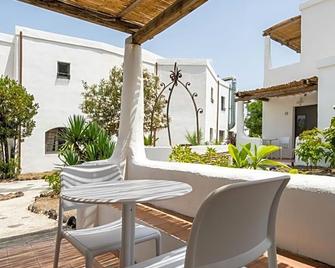 La Sciara Resort Hotel - Stromboli - Innenhof