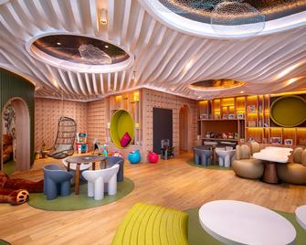 Hotel Indigo Bandung Dago Pakar - Bandung - Lounge