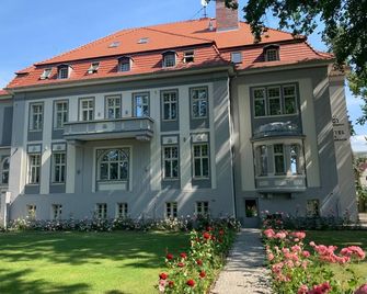 Hotel Willa Starosty - Międzyrzecz - Building