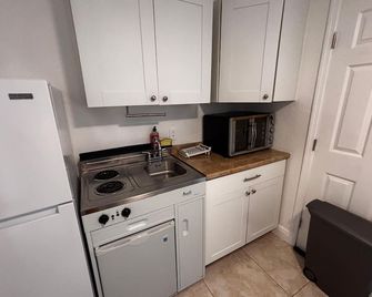 Queen Studio W/ Kitchen, Wifi, Tv & Workspace - Miami - Cucina