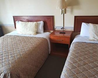 Traveler's Choice Motel - Bay Saint Louis - Bedroom