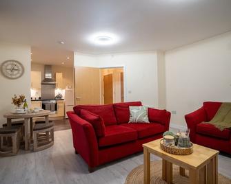Cosy 2 Bedroom flat in Stevenage - Stevenage - Living room