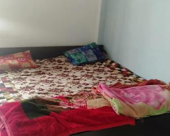 OYO Home Saket Utsav Laan - Itaunja - Bedroom