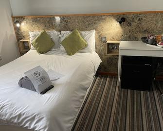 The Six Bells Hotel - Enfield - Bedroom