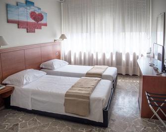 H&L Hotel - Cinisello Balsamo - Ložnice