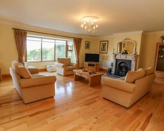 Kissane's Cottage, Family Friendly In Beaufort, County Kerry - بيفورت (إيرلندا) - غرفة معيشة