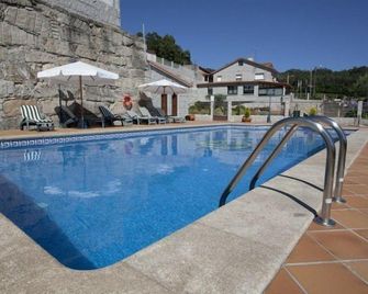 Hotel Linares - Poio - Pool