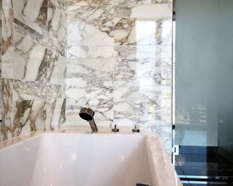 Luxury Apartments Mondrian Market Square II - Warszawa