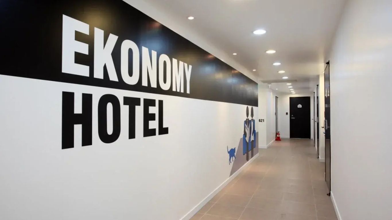 Ekonomy Hotel Myeongdong Central