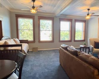 The Arlington Apartment - Eastland - Wohnzimmer