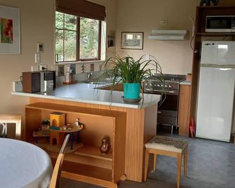 Cosy country cottage retreat - close to the airport and the mountains - Darfield - Keuken