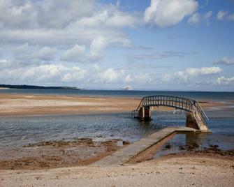 Beautiful Caravan situated on a fantastic Caravan Park sleeps 6, 2nd Caravan - Данбар - Пляж