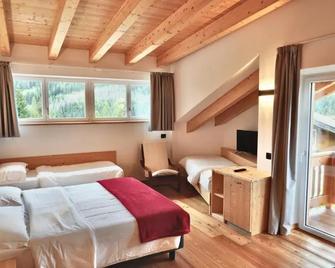 Hotel Garni Civetta - Selva di Cadore - Спальня