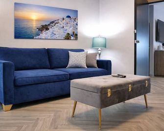 Athens Central Hotel - Athens - Living room