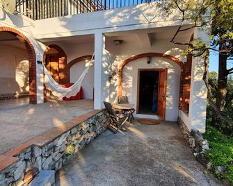 Studio Apartment Just Outside Cómpeta - Cómpeta - Patio