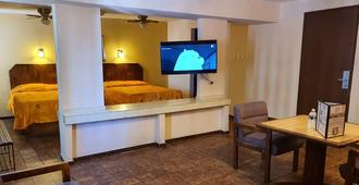 Hotel Suites Kino - Hermosillo - Schlafzimmer