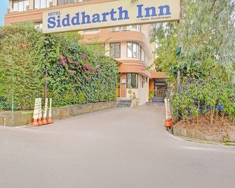 Fabhotel Siddharth Inn - Gandhinagar - Gebouw