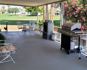 Attractive home in a 55+ community, perfect for winter or summer - Thousand Palms - Patio