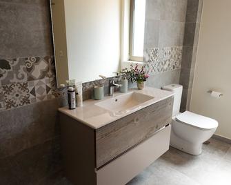 New Mediterranean Style Holiday Villa in Marathon - Athens - Néa Mákri - Bathroom