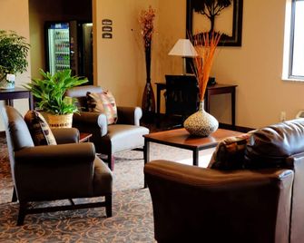Cobblestone Inn & Suites - Denison | Oak Ridge - Denison