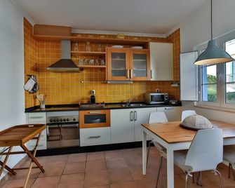 Praia Verde Beach House - Altura - Kitchen