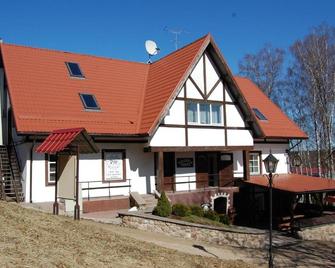 Pils - Kandava - Edificio
