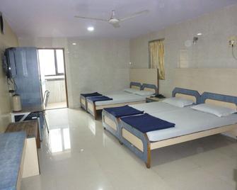 Hotel Stars - Mumbai - Bedroom