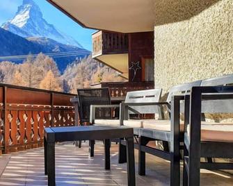 Apartment Nirwana by Interhome - Zermatt - Balcón