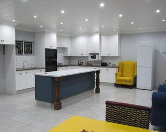 Bountyful Guest House - Bloemfontein - Keuken