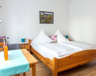 Double room - St. Eberhard Guest House - Piesport - Bedroom
