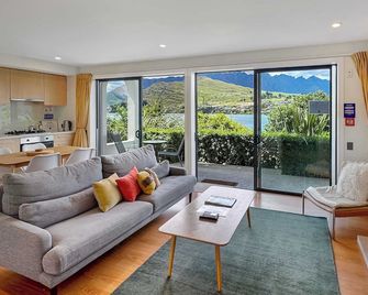 Villa Del Lago - Queenstown
