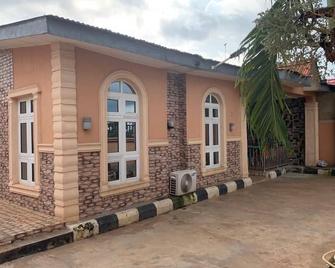 1 Bedroom Flat build - Abeokuta - Building