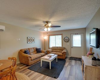 Sacajawea Suite of Dakota Place Lodge in Medora! - Medora - Living room