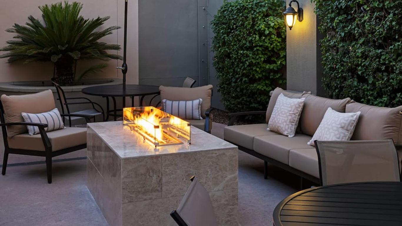 Courtyard by Marriott Baldwin Park