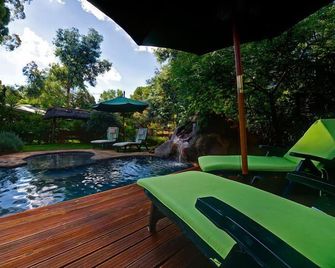 Woodland Gardens Self catering Pet Friendly Lodge - Magaliesburg