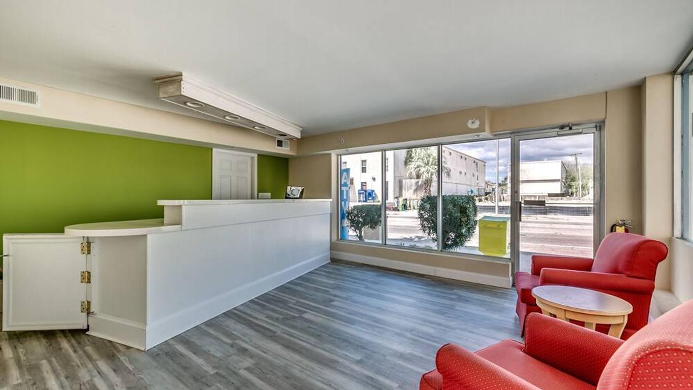Beachcomber Inn & Suites