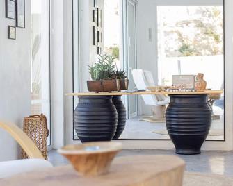 Ladiko Inn Hotel Faliraki -Anthony Quinn Bay - Faliraki - Front desk