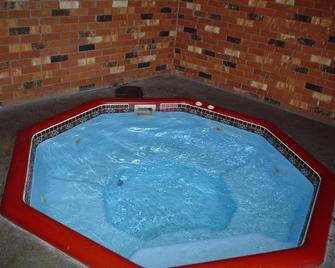 Avenue Motel Wenatchee - Wenatchee - Pool