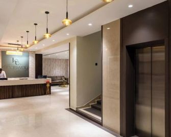 Hotel Kingsway Continental , Raipur - Райпур - Рецепція