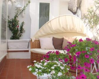 Casa Panoramica Del Xll Secolo - Vieste - Innenhof