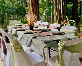 Warrie Head Resort - Teakettle Village