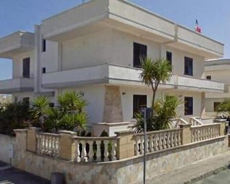 A Casa Di Giordy B&B - Castro - Edificio