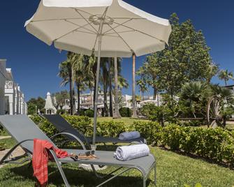 Garden Holiday Village - Adults Only - Khu nghỉ mát Can Picafort - Hàng hiên