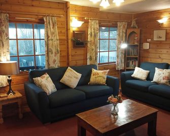Orchard Lodge - Wellington - Living room