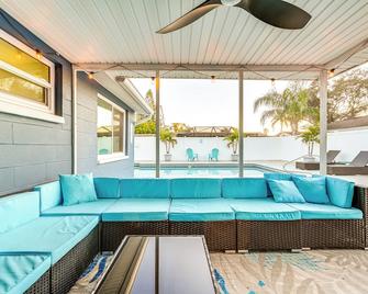 Holiday Oasis with Heated Pool Near Gulf Beaches! - Holiday - Patio